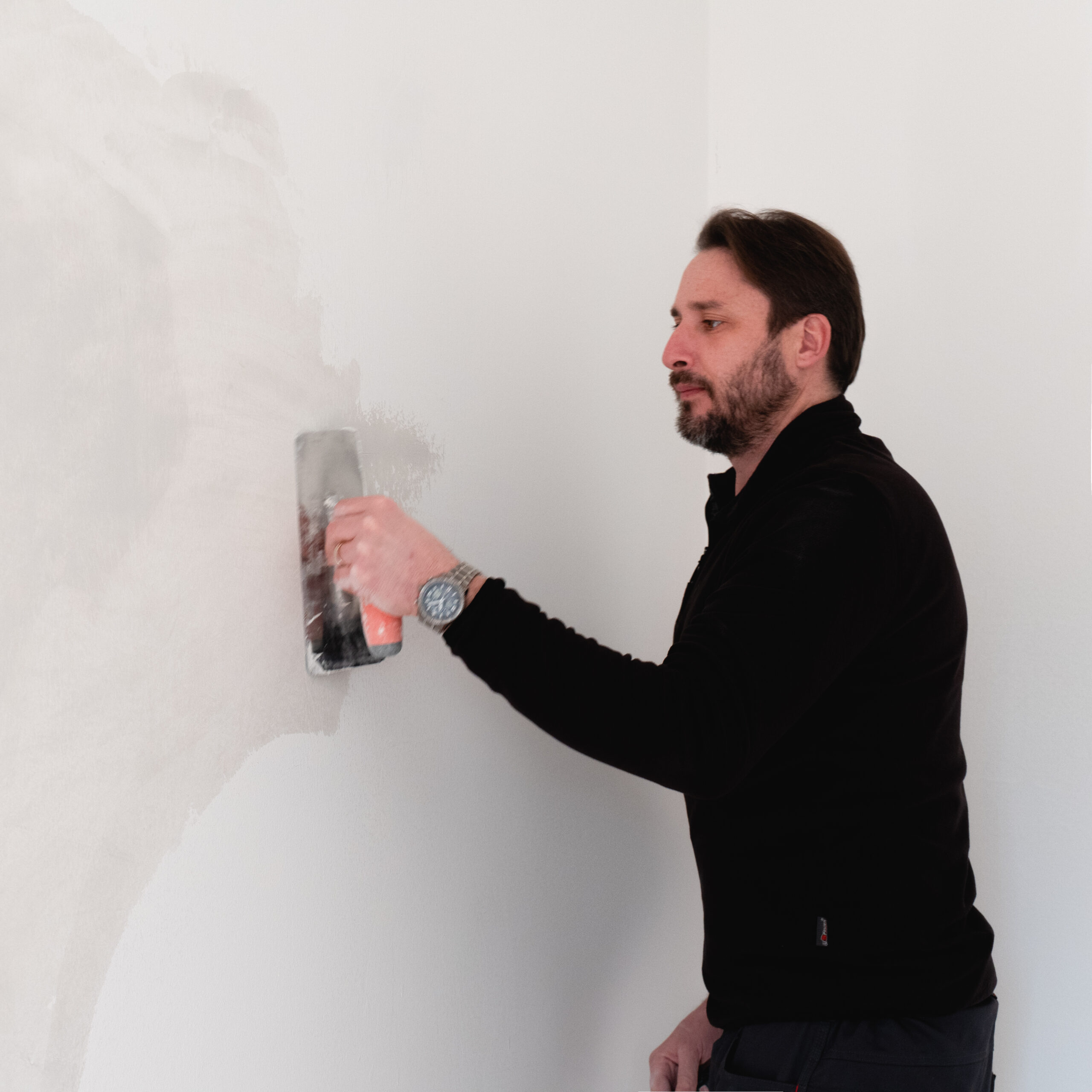 Stuccare prima di pitturare